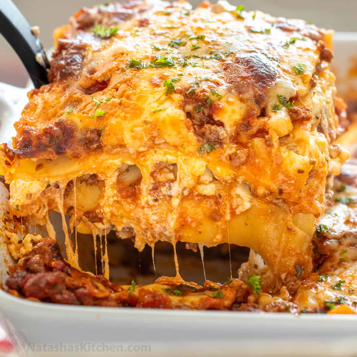 Cheesy, Meaty Easy Lasagna: Make-Ahead & Crowd-Pleasing